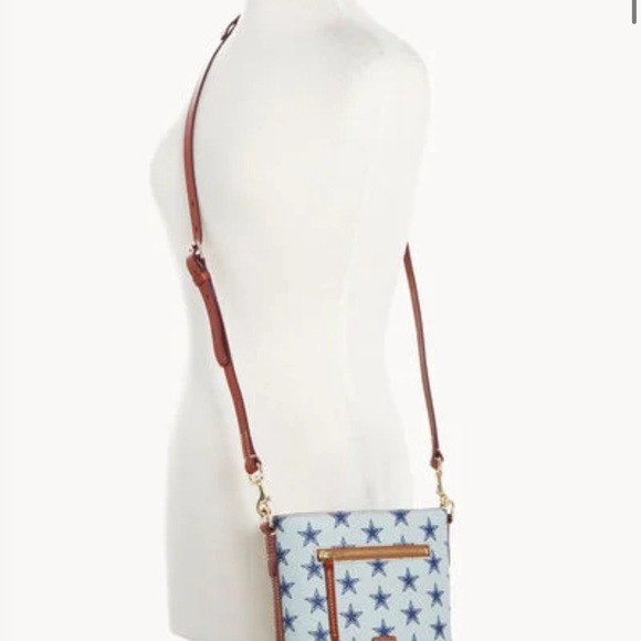 *NWT* Dooney & Bourke NFL Dallas Cowboys Small Zip Crossbody - Picture 2 of 4